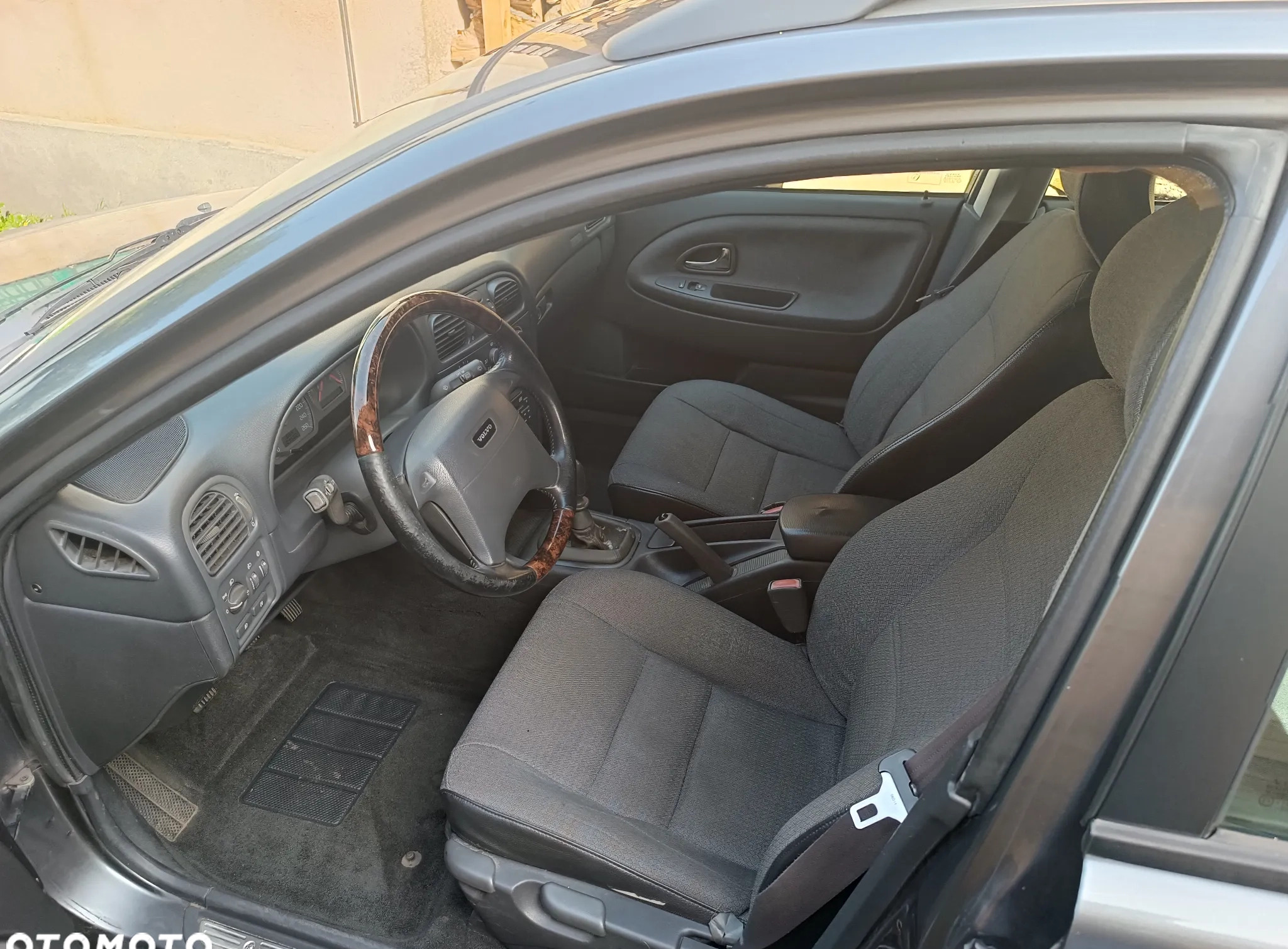 Volvo V40 cena 5658 przebieg: 106560, rok produkcji 2001 z Szprotawa małe 56